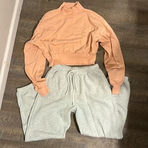 Super comfy and adorable lounge set!